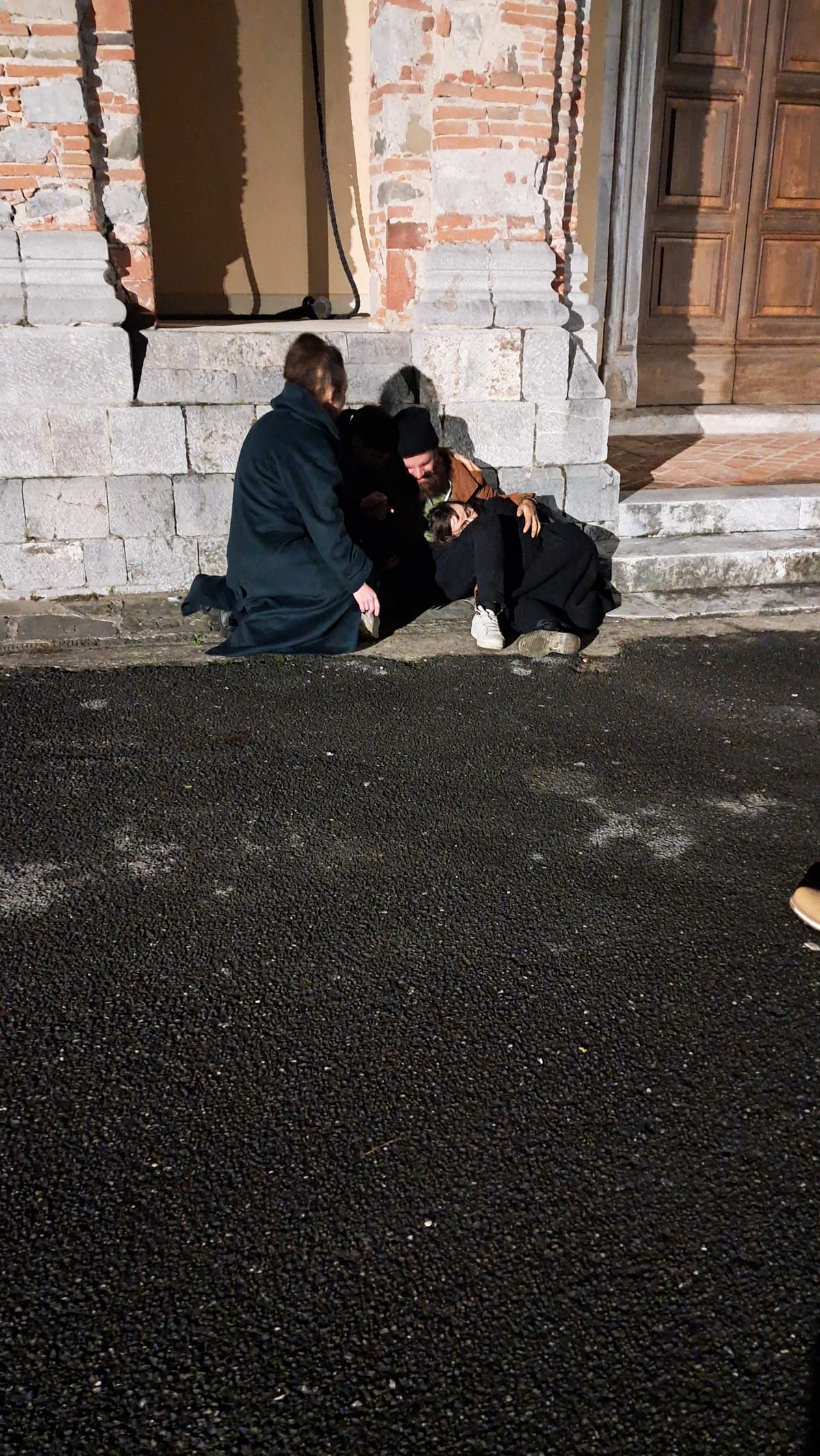 Ennesima vittima dell'uomo col cappello